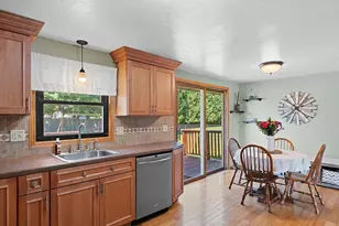 1307 Sunray Ln, Green Bay, WI 54313 - Photo 16