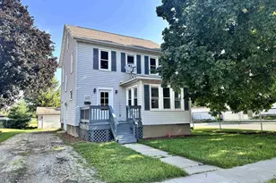 426 Jackson St, Waupun, WI 53963 - Photo 1