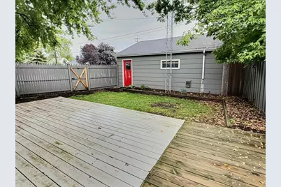 516 E Custer Avenue, Oshkosh, WI 54901 - Photo 10