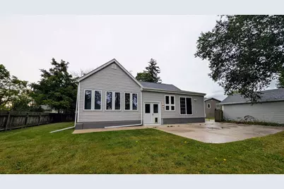 4013 Michigan Avenue, Manitowoc, WI 54220 - Photo 6