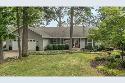 1794 Garnet Court, Menasha, WI 54952 - Photo 2