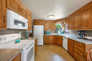 206 Bader St, Green Bay, WI 54302 - Photo 8