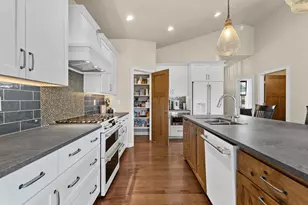 2742 Castaway Ct, Green Bay, WI 54311 - Photo 20