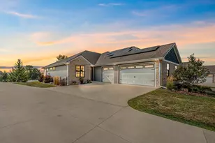2742 Castaway Ct, Green Bay, WI 54311 - Photo 2