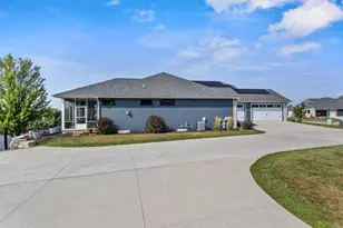 2742 Castaway Ct, Green Bay, WI 54311 - Photo 4