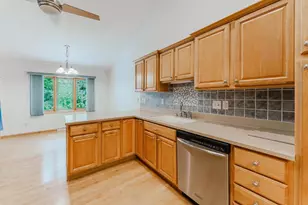 465 W Packer Ave, Oshkosh, WI 54901 - Photo 10