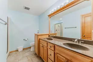 465 W Packer Ave, Oshkosh, WI 54901 - Photo 16