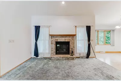 465 W Packer Avenue, Oshkosh, WI 54901 - Photo 4