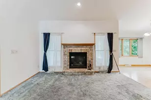 465 W Packer Ave, Oshkosh, WI 54901 - Photo 4