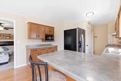 2412 Carleton Avenue, Appleton, WI 54915 - Photo 8