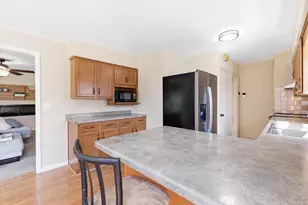 2412 Carleton Ave, Appleton, WI 54915 - Photo 8