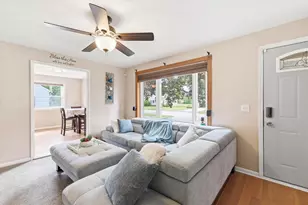 2412 Carleton Ave, Appleton, WI 54915 - Photo 4