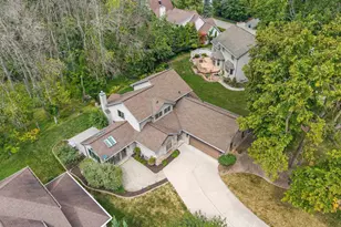 2238 Woodlawn Ln, Appleton, WI 54914 - Photo 2
