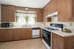 1642 Sheridan St, Oshkosh, WI 54901 - Photo 12