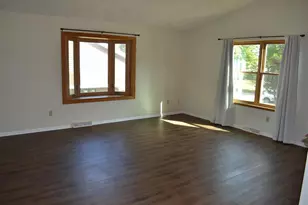 40 Rolling Green Cir, Oshkosh, WI 54904 - Photo 2