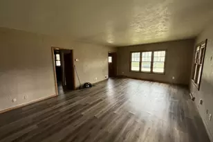 911 Main St, Gresham, WI 54128 - Photo 8
