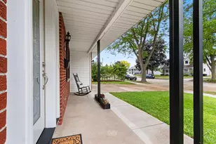 1116 Reichow St, Oshkosh, WI 54902 - Photo 4