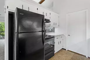 2626 Crosscreek Dr, Sheboygan, WI 53081 - Photo 6