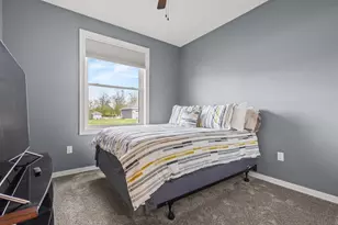 1765 Honor St, Neenah, WI 54956 - Photo 32
