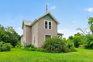 1952 County Rd FF, Oshkosh, WI 54904 - Photo 12