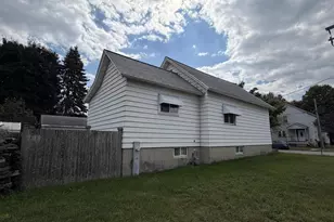 822 4th St, Menominee, MI 49858 - Photo 12