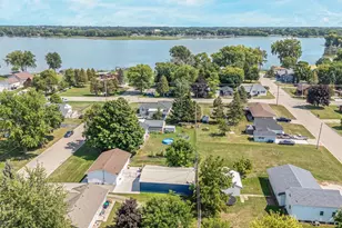 731 Pine St, Winneconne, WI 54986 - Photo 10