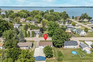 731 Pine St, Winneconne, WI 54986 - Photo 2