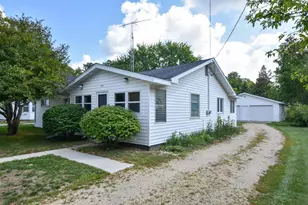 351 S Waupaca St, Wautoma, WI 54982 - Photo 1