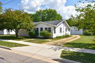 351 S Waupaca St, Wautoma, WI 54982 - Photo 1