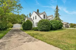 418 E Green Bay St, Bonduel, WI 54107 - Photo 2