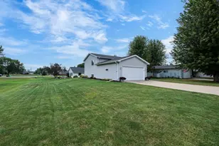 W7015 Verna Rd, Menasha, WI 54952 - Photo 4