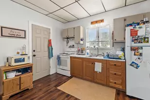 22 E 12th St, Clintonville, WI 54929 - Photo 10