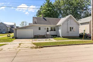 22 E 12th St, Clintonville, WI 54929 - Photo 2
