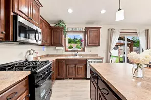 473 Harvest Hill Dr, Denmark, WI 54208 - Photo 10