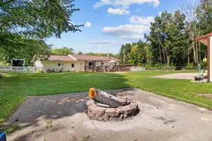 N5328 Collier Rd, New London, WI 54961 - Photo 10