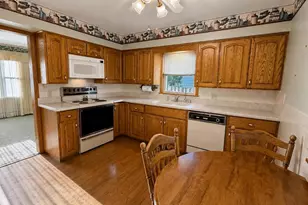 1326 Powers St, Oshkosh, WI 54901 - Photo 10