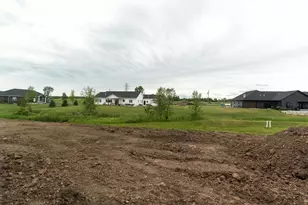 W5890 Edgewood Dr, Menasha, WI 54952 - Photo 38