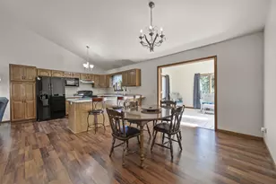 188 E Pioneer Rd, Fond du Lac, WI 54935 - Photo 6