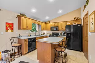 1808 Hardwoods Ct, De Pere, WI 54115 - Photo 10