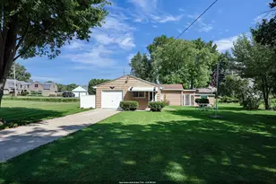 2068 S Point Comfort Rd, Oshkosh, WI 54902 - Photo 1