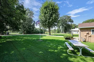 2068 S Point Comfort Rd, Oshkosh, WI 54902 - Photo 10