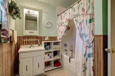 2068 S Point Comfort Road, Oshkosh, WI 54902 - Photo 26