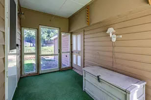 2068 S Point Comfort Rd, Oshkosh, WI 54902 - Photo 12