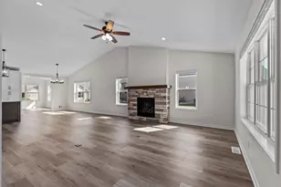 1365 Candlelight Ln, Fond du Lac, WI 54937 - Photo 4