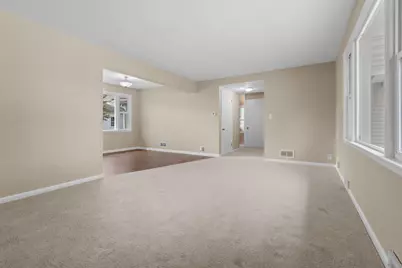 907 W 8th Avenue, Oshkosh, WI 54902 - Photo 10