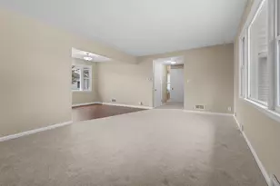 907 W 8th Ave, Oshkosh, WI 54902 - Photo 10