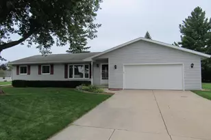 2781 Tulip Ct, Green Bay, WI 54313 - Photo 1