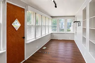 1022 Mt Vernon St, Oshkosh, WI 54901 - Photo 2