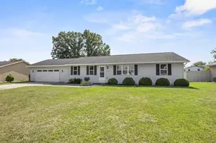 2108 Gadwall Ln, Green Bay, WI 54311 - Photo 2