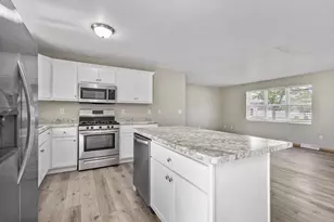 2108 Gadwall Ln, Green Bay, WI 54311 - Photo 10